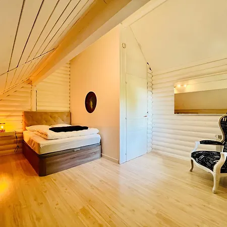 Maison Atypique, Parc Arbore, 3 Neuvy (Allier)